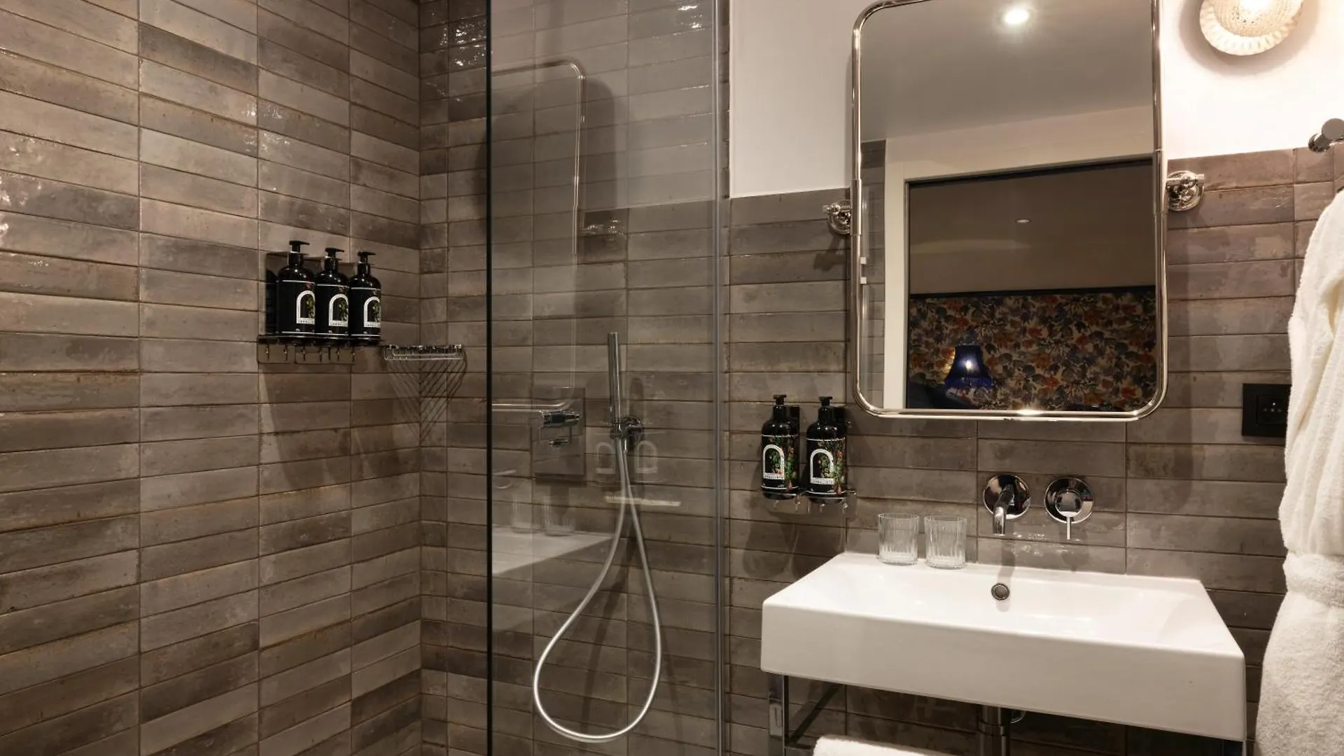 Hotel Ginette A La Folie & Spa パリ