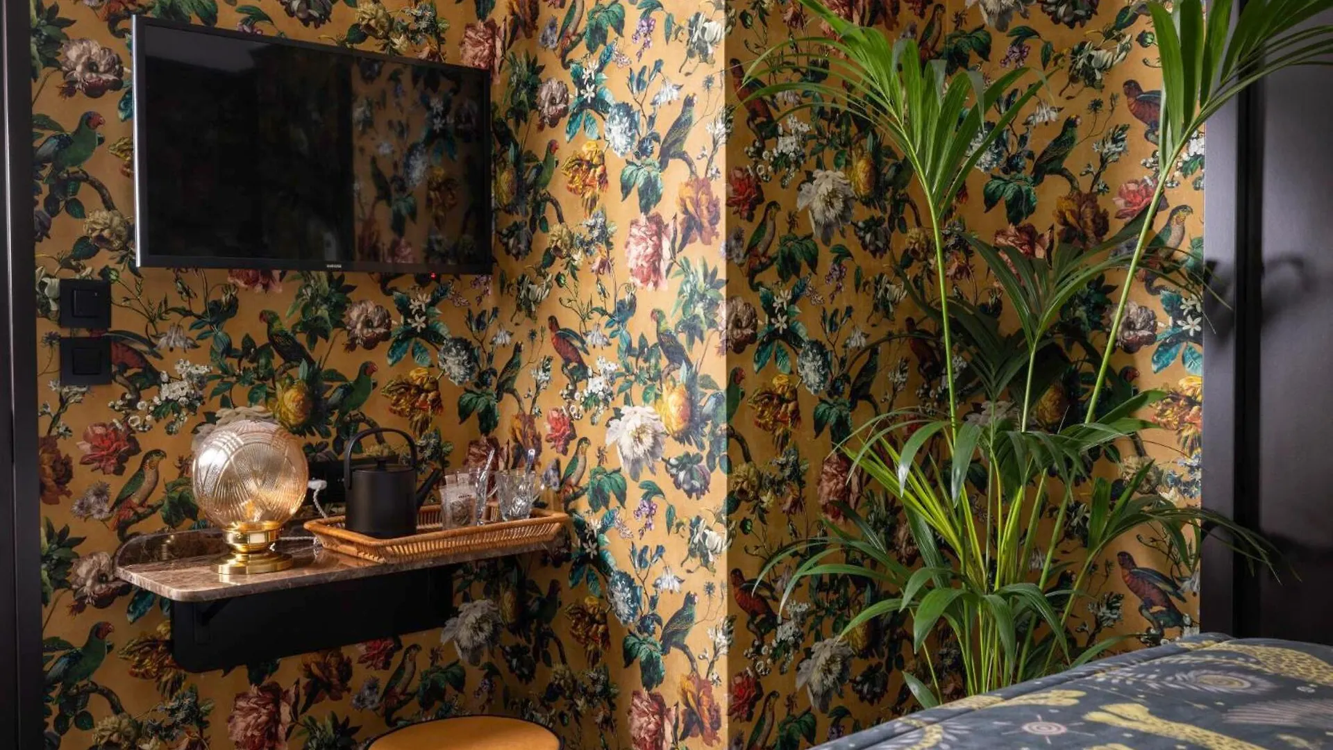 Hotel Ginette A La Folie & Spa パリ 4*,