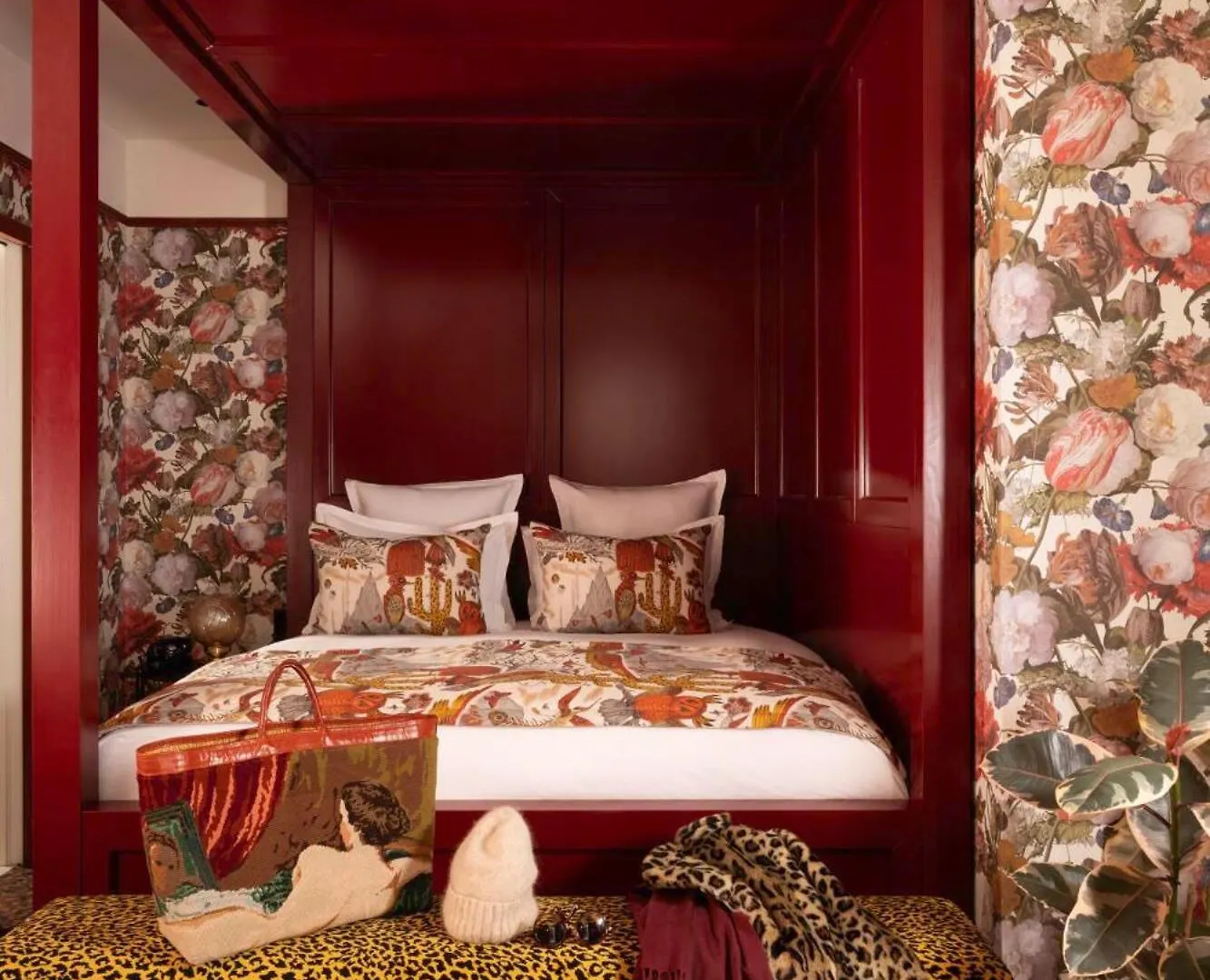 Hotel Ginette A La Folie & Spa パリ 4*,