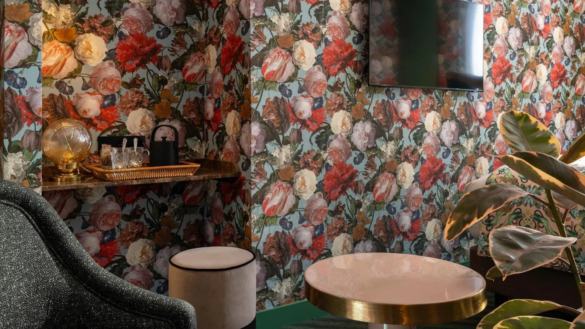 ****  Hotel Ginette A La Folie & Spa パリ フランス