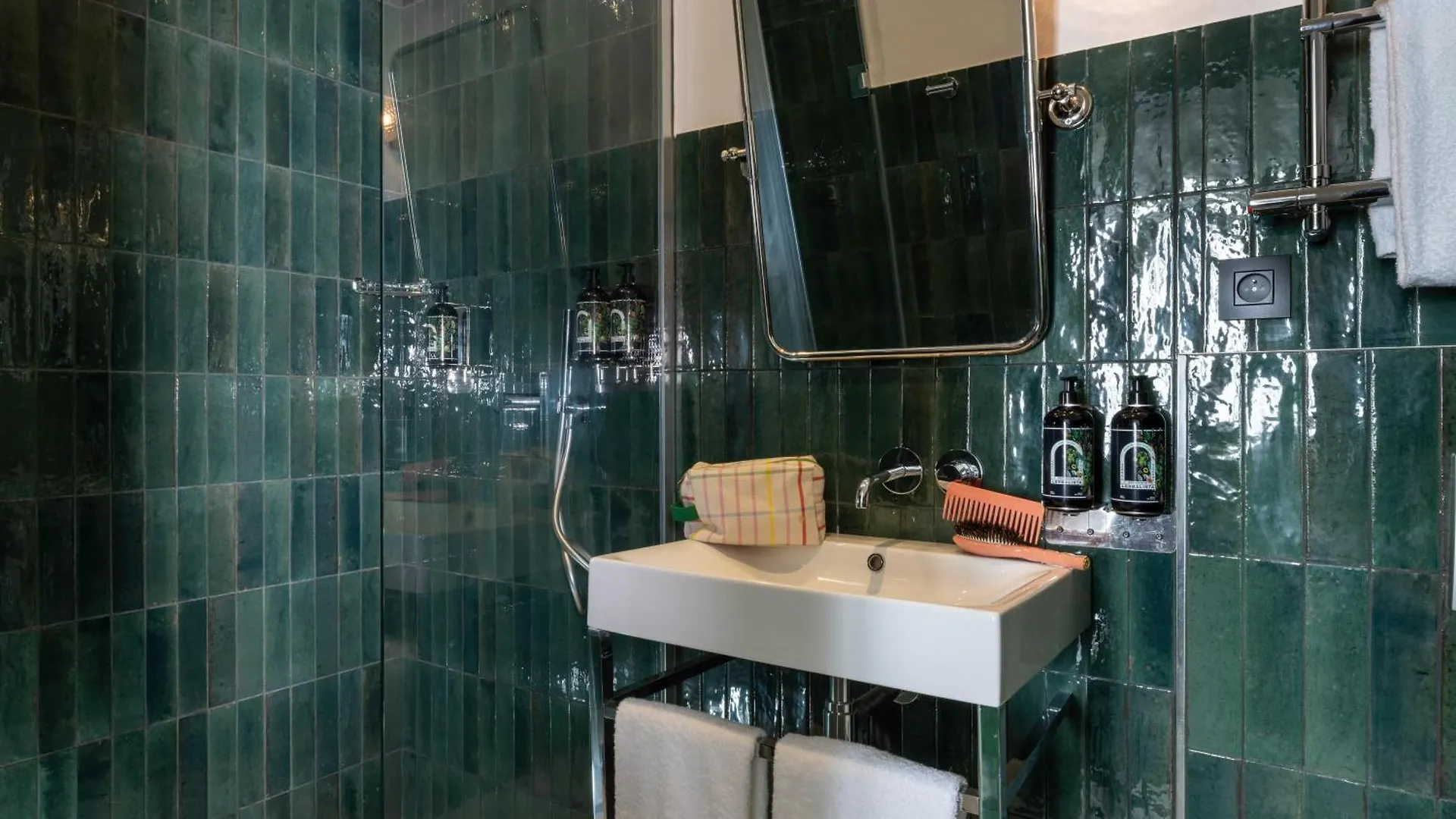 Hotel Ginette A La Folie & Spa パリ